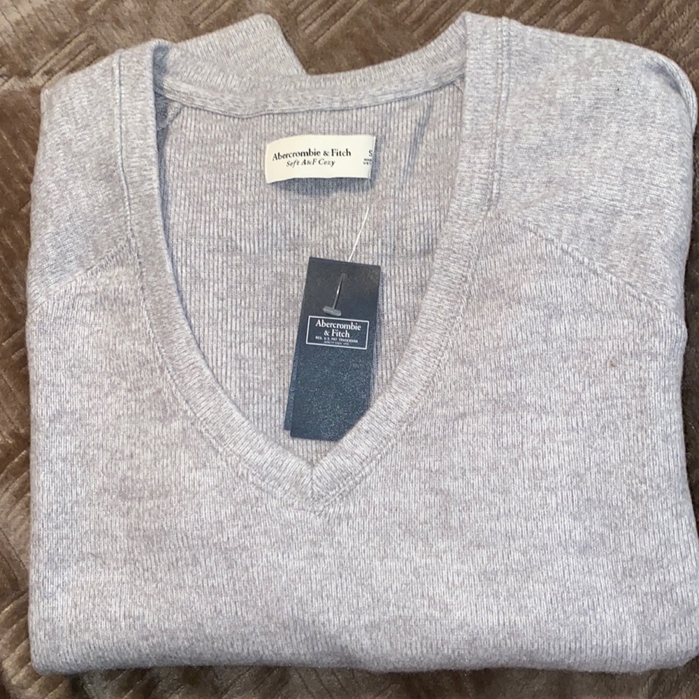 ABERCROMBIE SWEATER